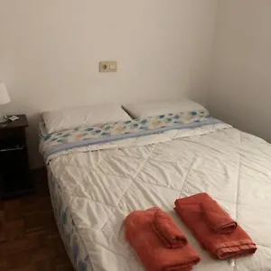 https://habitacion-doble-en-figueres-con-bano-compartido.catalonia-hotels.com